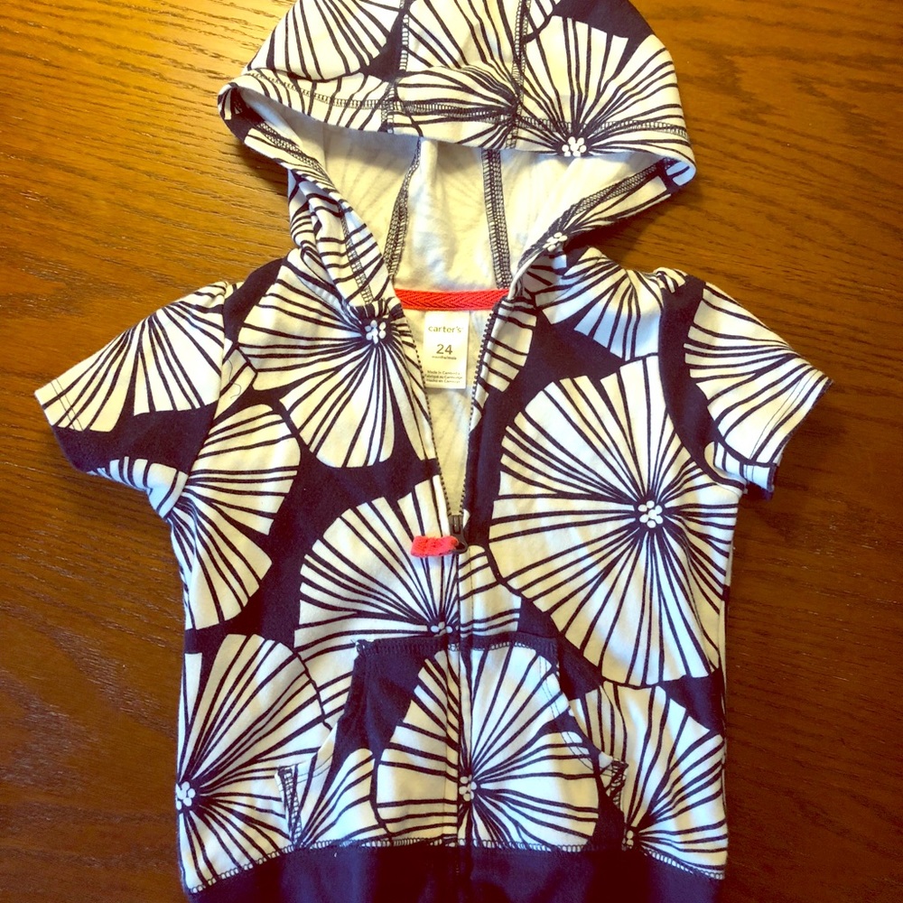Short sleeved sweatshirt